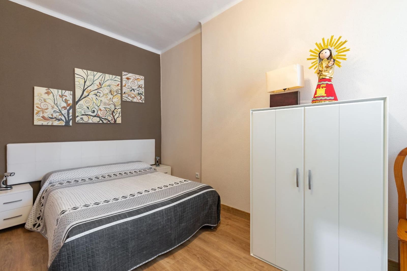 6 soveværelse Villa til salg i Montserrat med swimmingpool - € 590.000 (Ref: 9942749)