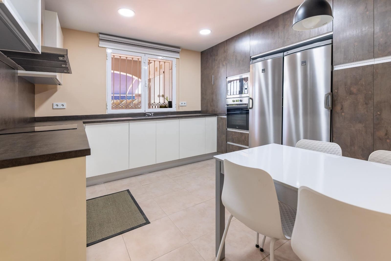6 soveværelse Villa til salg i Montserrat med swimmingpool - € 590.000 (Ref: 9942749)