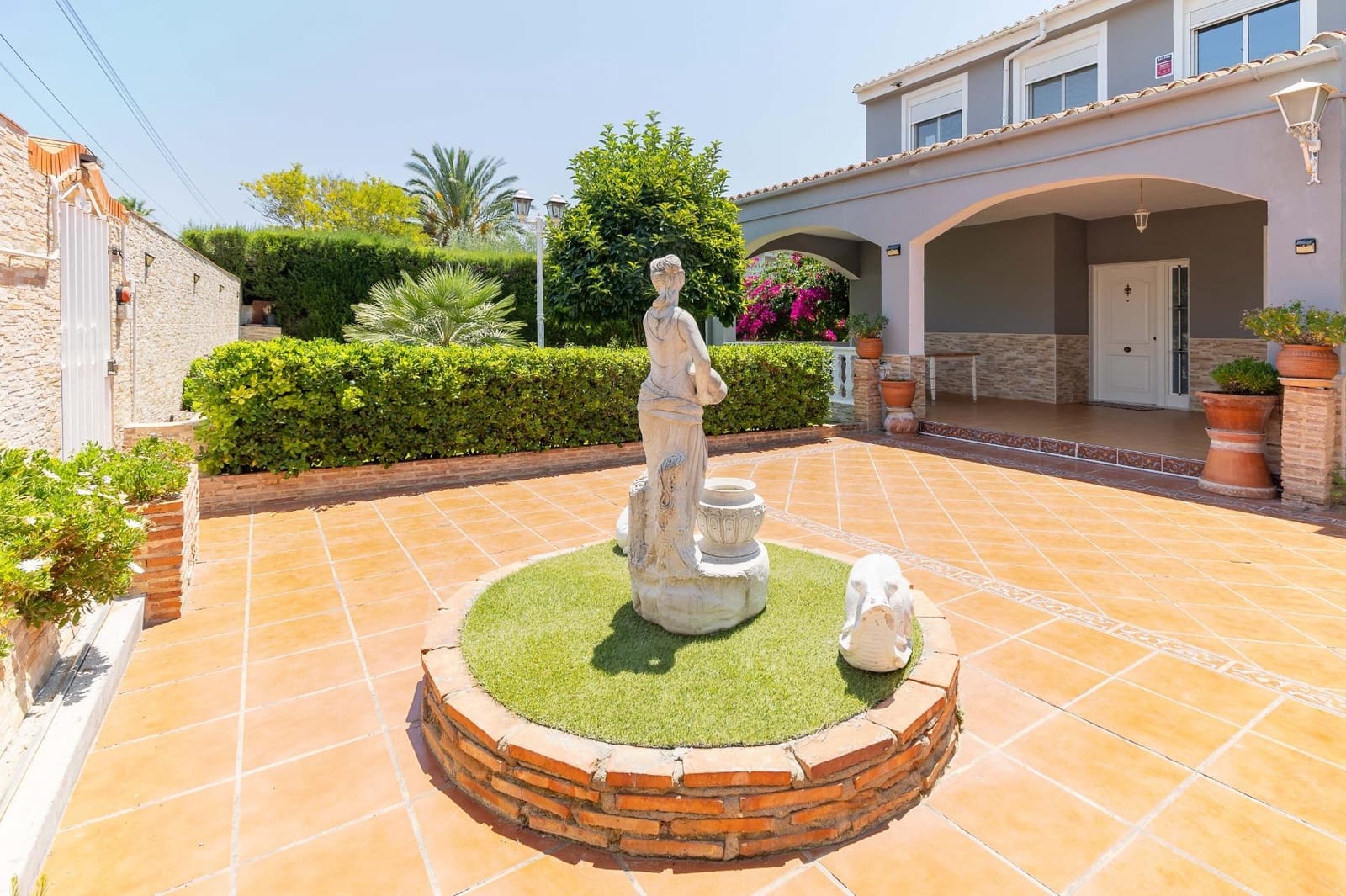 6 soveværelse Villa til salg i Montserrat med swimmingpool - € 590.000 (Ref: 9942749)