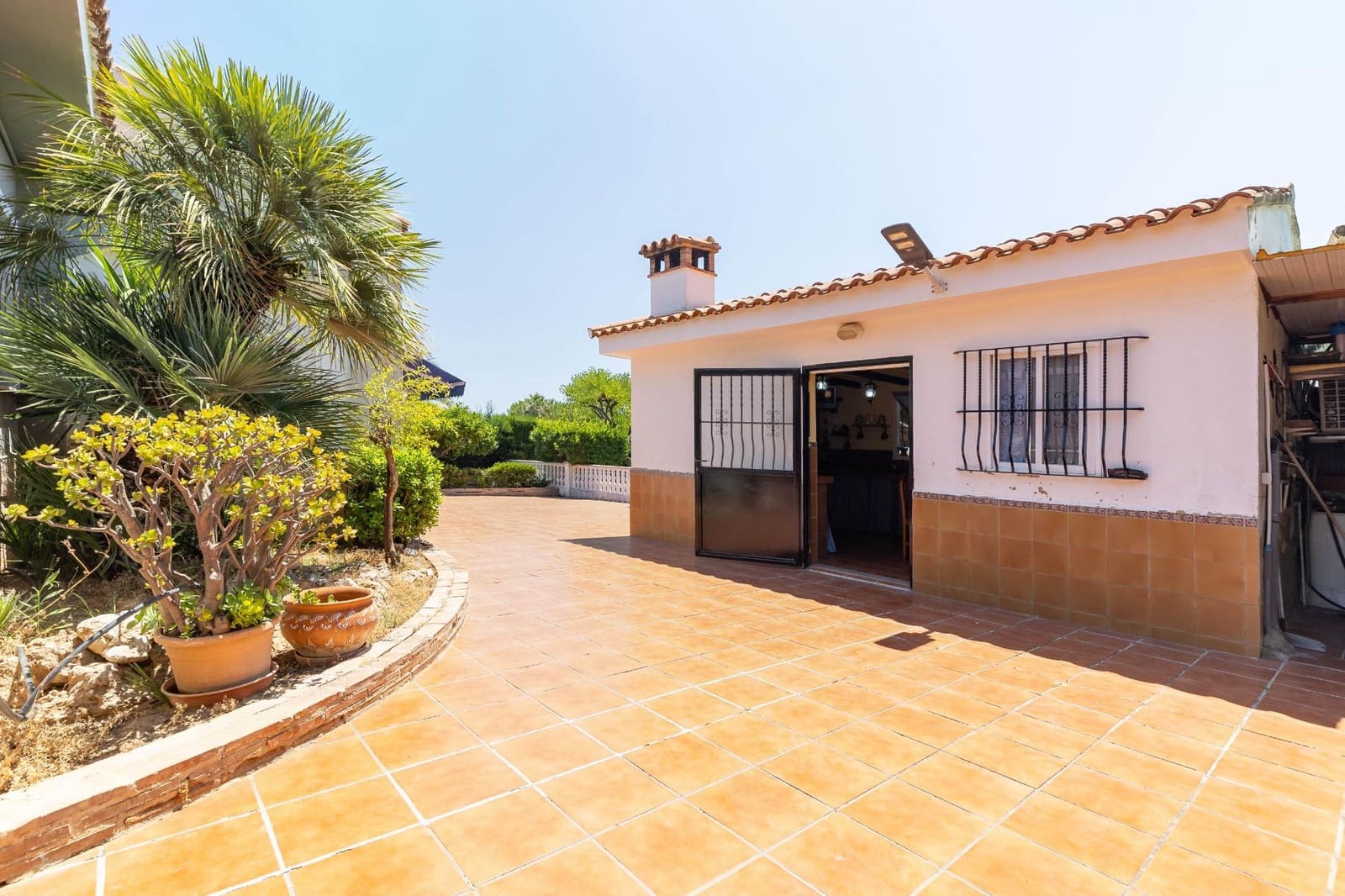 6 soveværelse Villa til salg i Montserrat med swimmingpool - € 590.000 (Ref: 9942749)