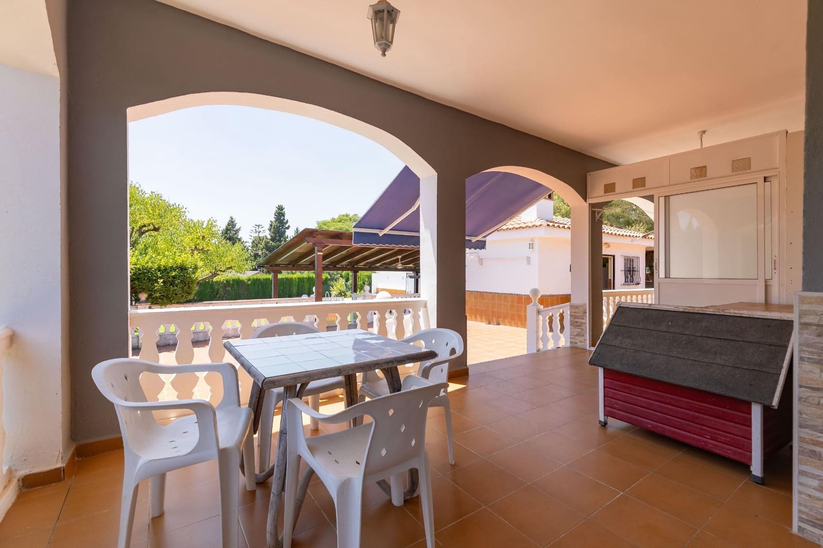 6 soveværelse Villa til salg i Montserrat med swimmingpool - € 590.000 (Ref: 9942749)