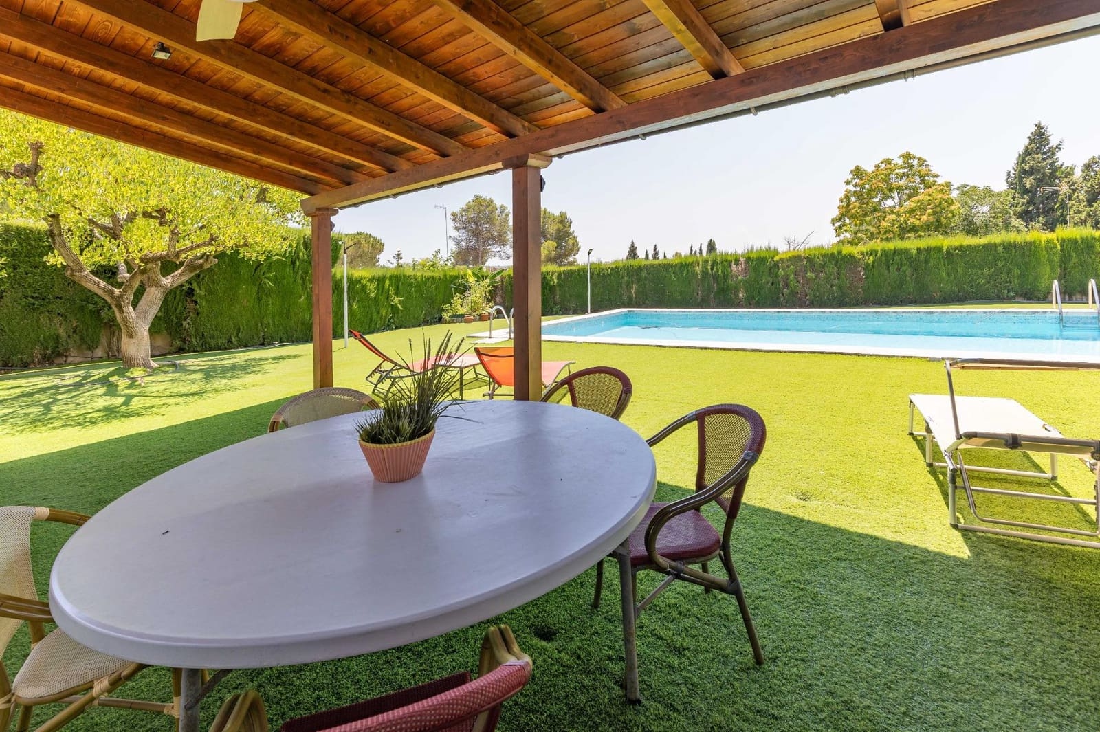 6 soveværelse Villa til salg i Montserrat med swimmingpool - € 590.000 (Ref: 9942749)