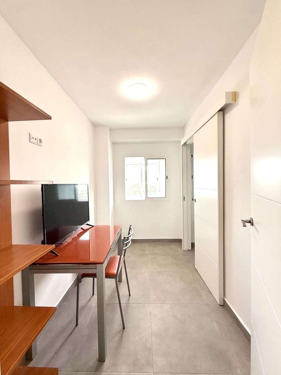 2 bedroom Flat for rent in Burjassot - € 930 (Ref: 9942753)
