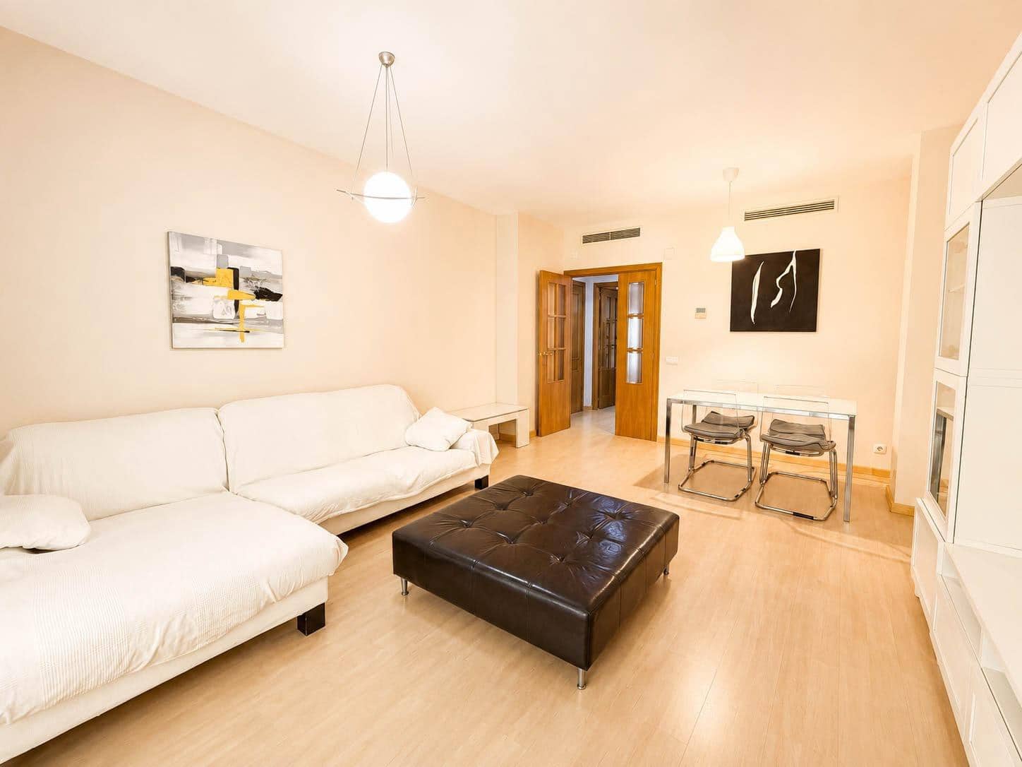 Appartement de 2 chambres à louer à Paterna avec piscine garage - 1 350 € (Ref: 9954499)