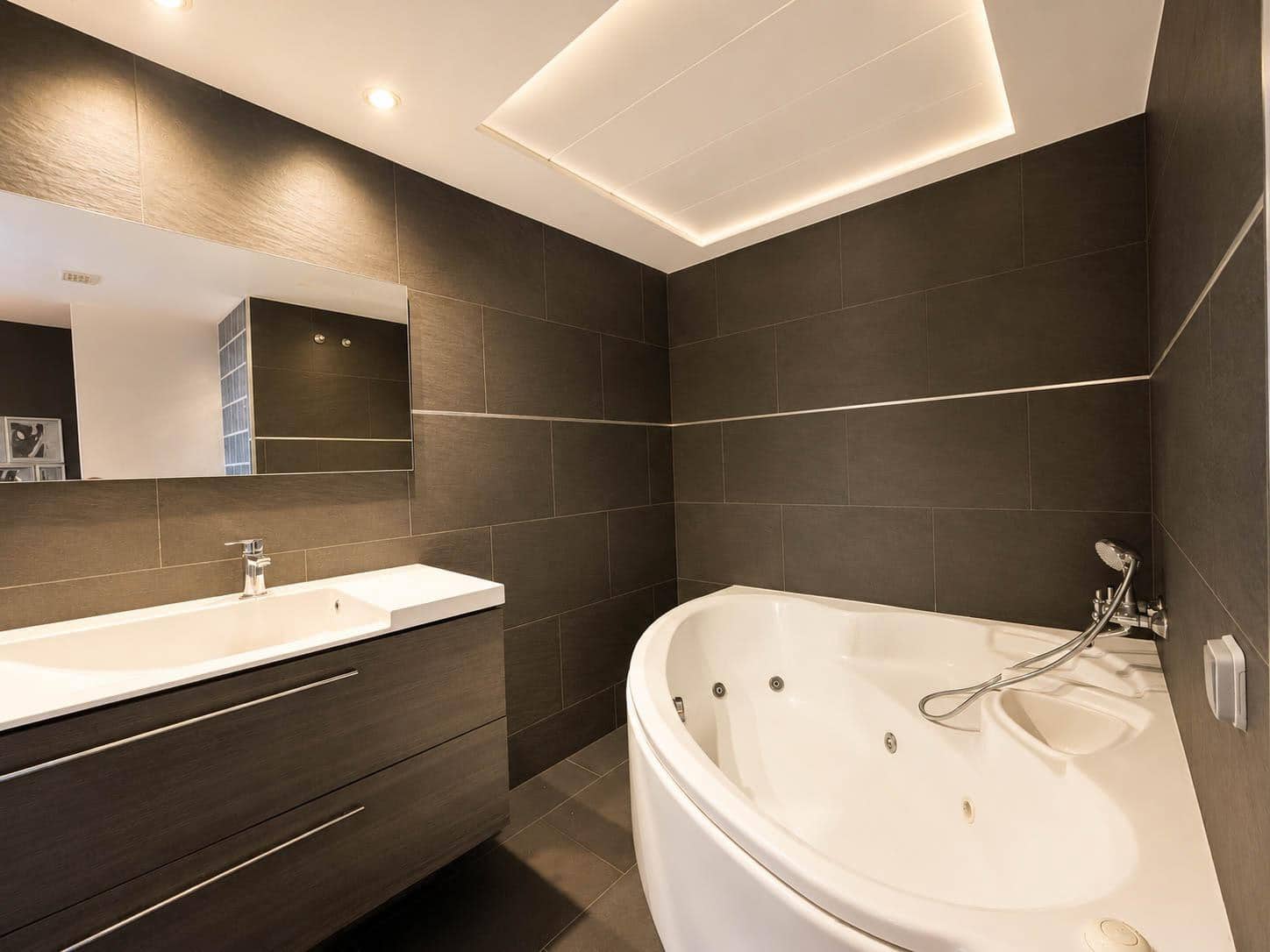 Appartement de 2 chambres à louer à Paterna avec piscine garage - 1 350 € (Ref: 9954499)