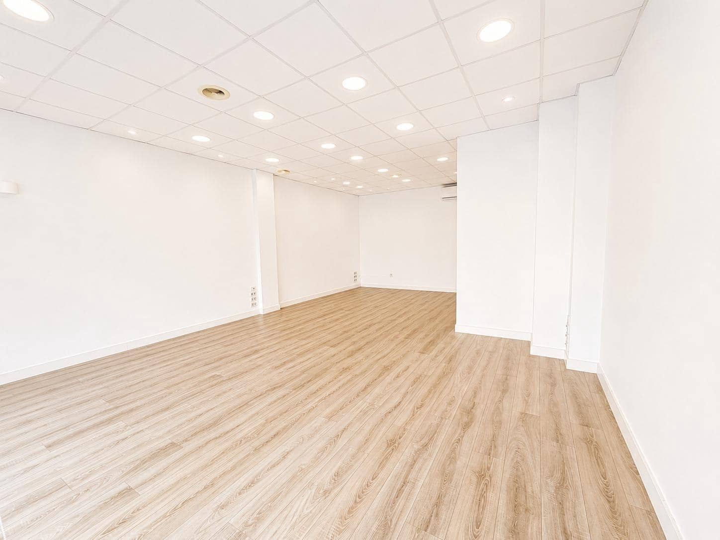 Office for rent in Paterna - € 700 (Ref: 9954500)