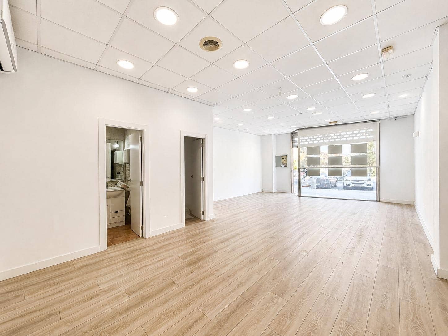 Office for rent in Paterna - € 700 (Ref: 9954500)