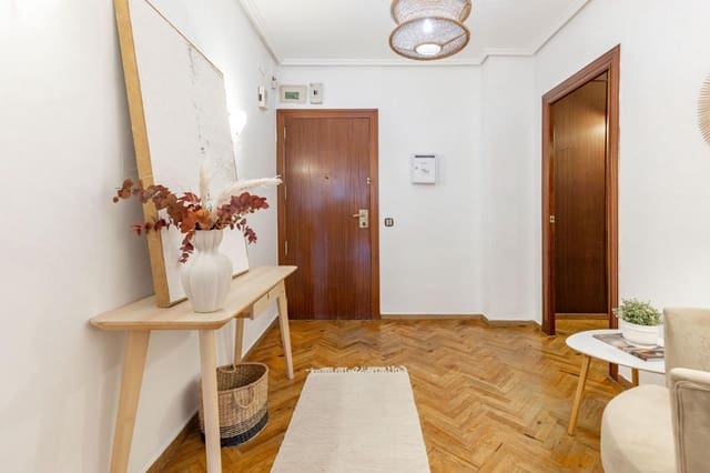 5 soveværelse Lejlighed til salg i Sant Francesc, Valencia by med garage - € 620.000 (Ref: 9966812)