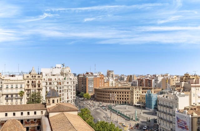 5 soveværelse Lejlighed til salg i Sant Francesc, Valencia by med garage - € 620.000 (Ref: 9966812)