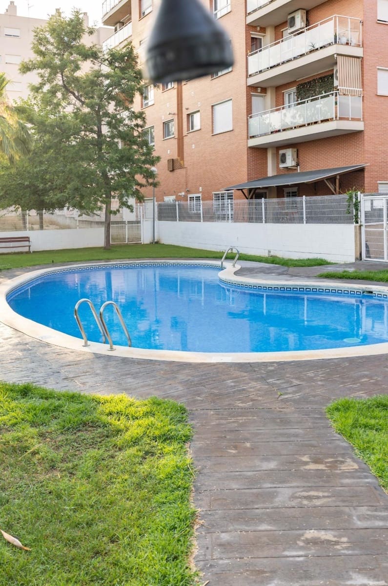 3 bedroom Flat for rent in Paterna with pool - € 1,350 (Ref: 9966813)