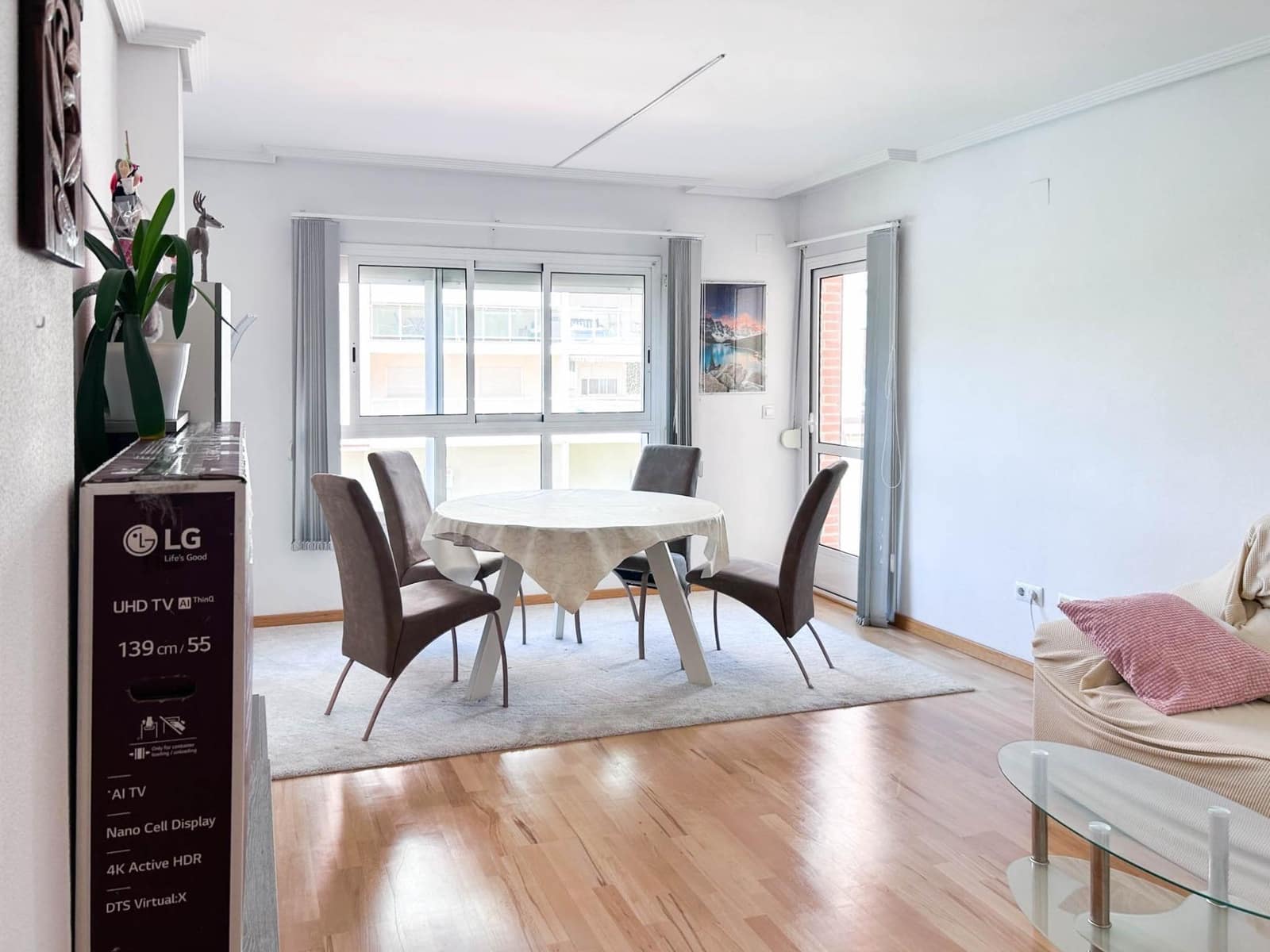 3 bedroom Flat for rent in Paterna with pool - € 1,350 (Ref: 9966813)