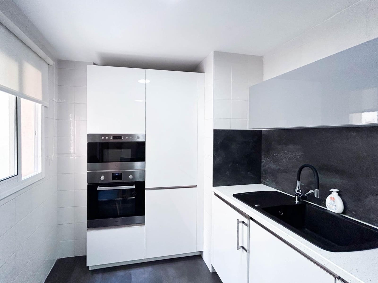 3 bedroom Flat for rent in Paterna with pool - € 1,350 (Ref: 9966813)