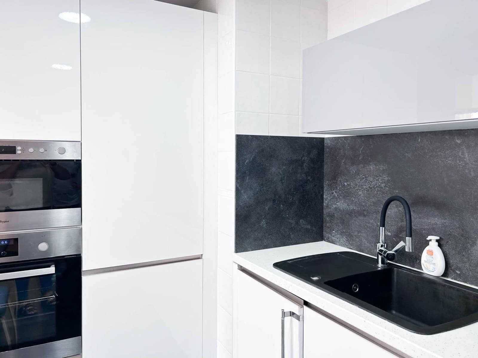 3 bedroom Flat for rent in Paterna with pool - € 1,350 (Ref: 9966813)