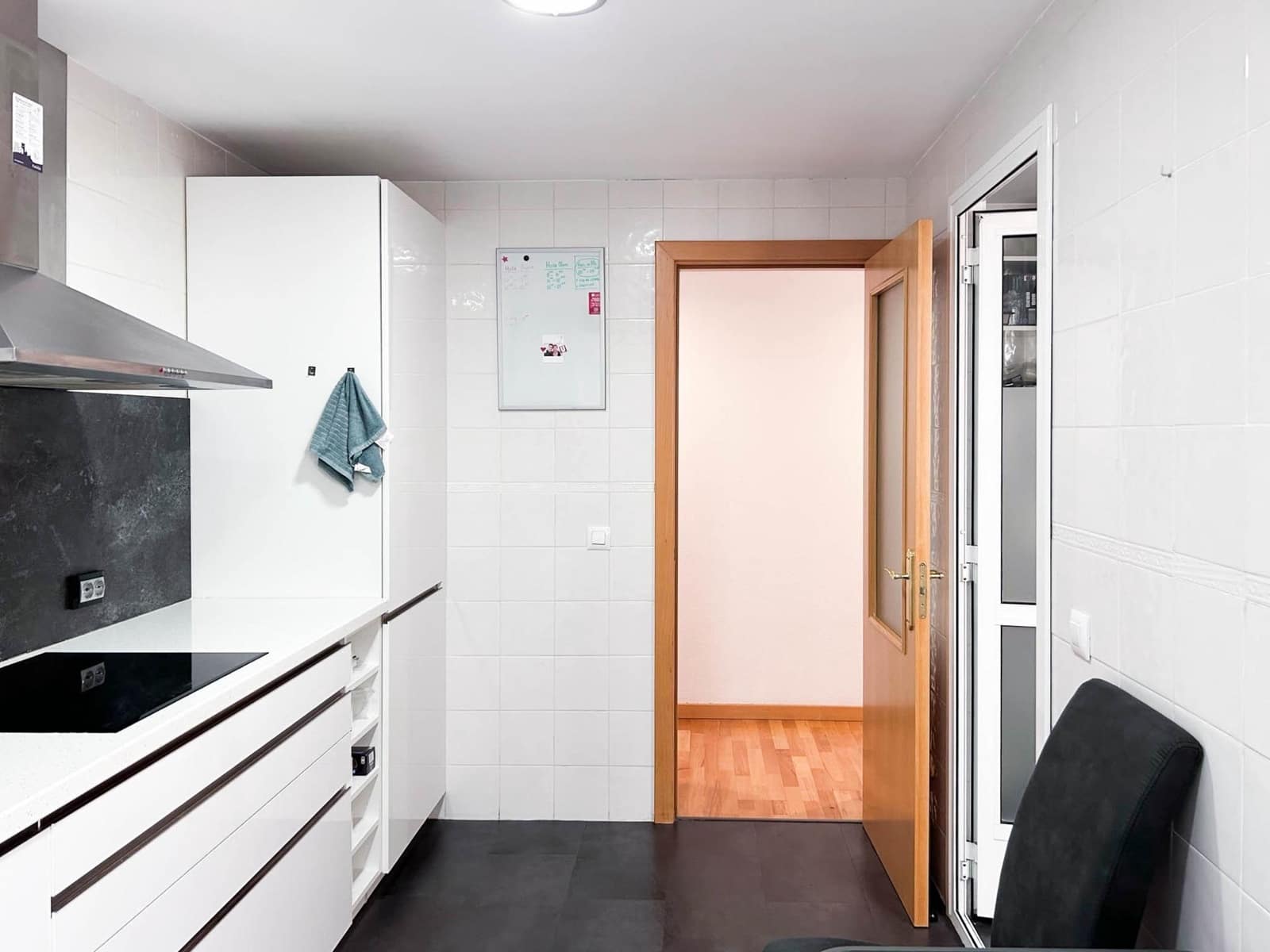3 bedroom Flat for rent in Paterna with pool - € 1,350 (Ref: 9966813)