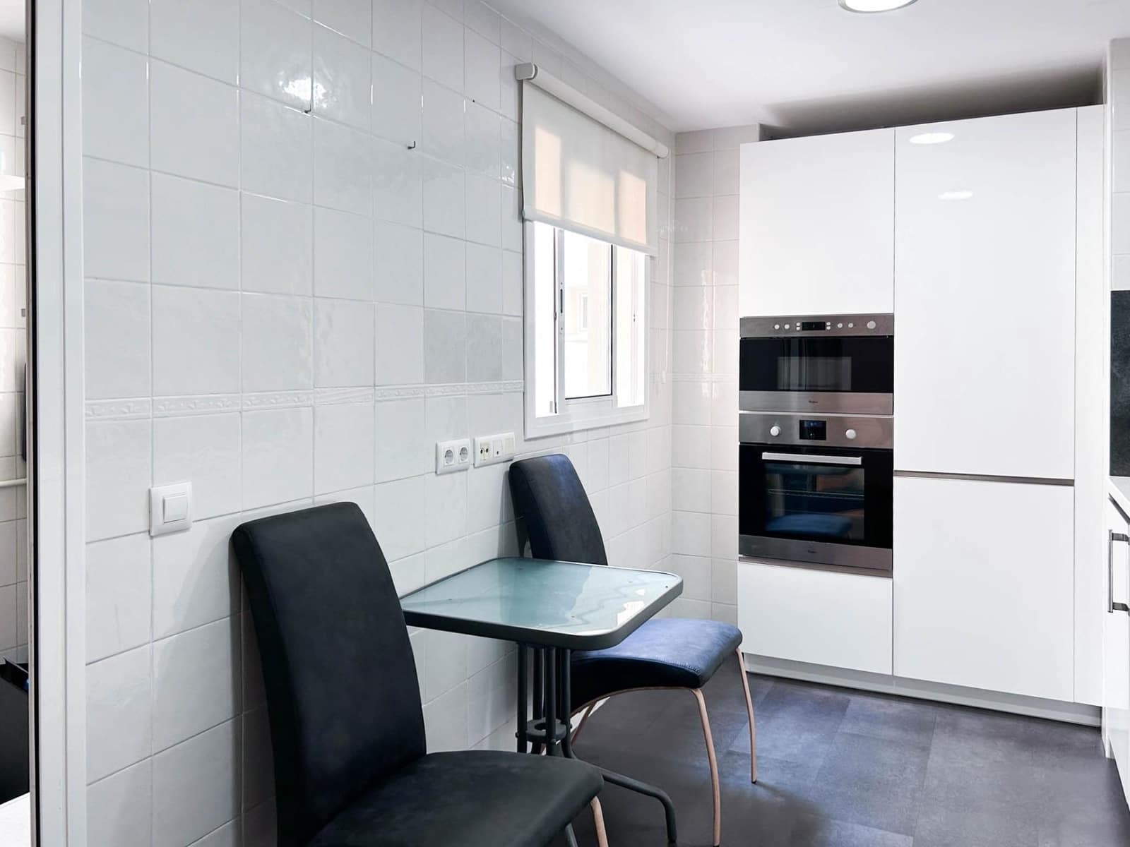 3 bedroom Flat for rent in Paterna with pool - € 1,350 (Ref: 9966813)