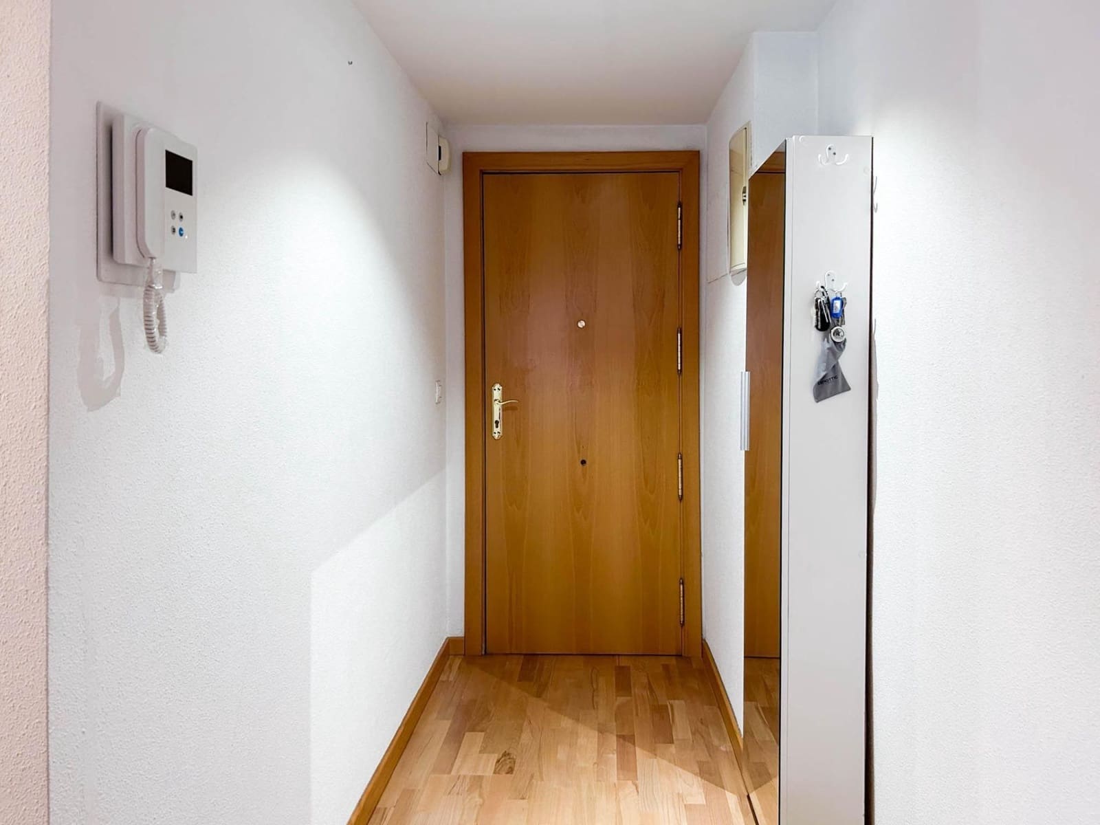 3 bedroom Flat for rent in Paterna with pool - € 1,350 (Ref: 9966813)