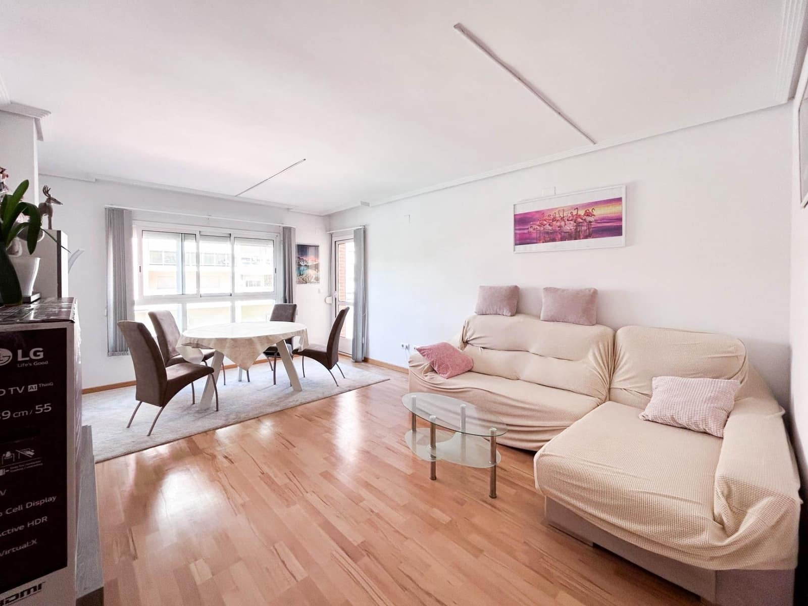 3 bedroom Flat for rent in Paterna with pool - € 1,350 (Ref: 9966813)