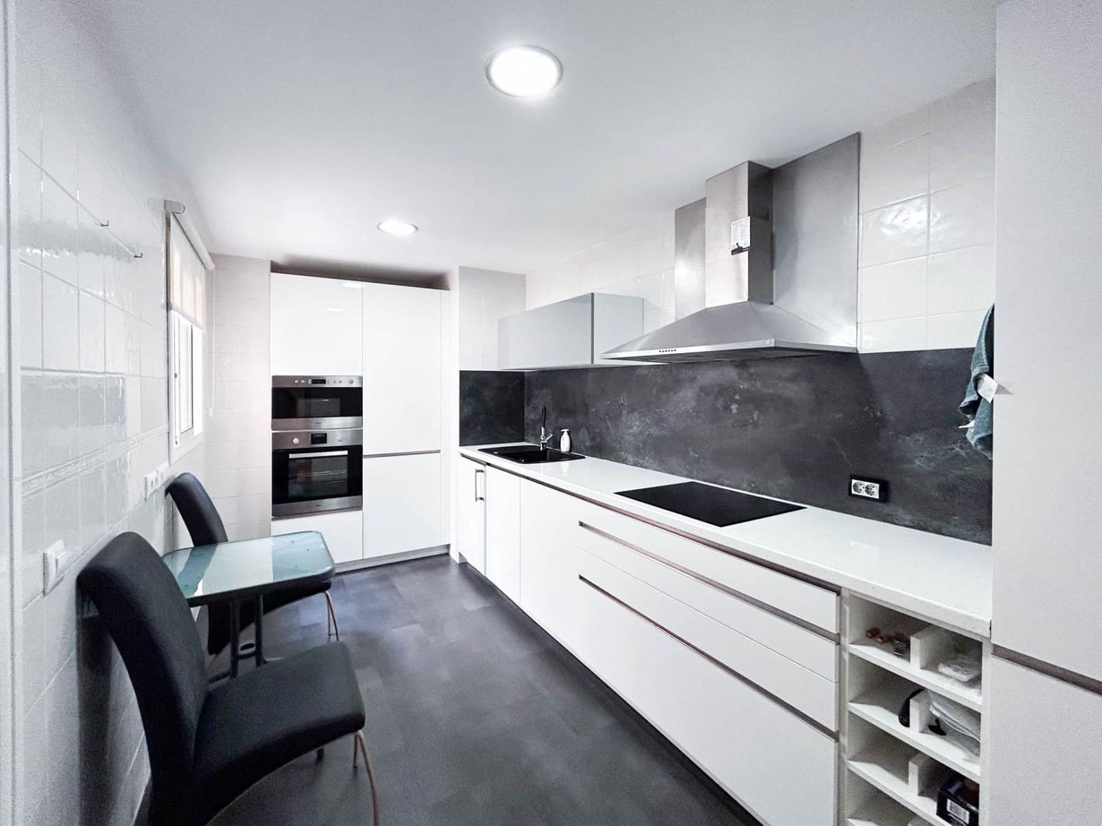 3 bedroom Flat for rent in Paterna with pool - € 1,350 (Ref: 9966813)