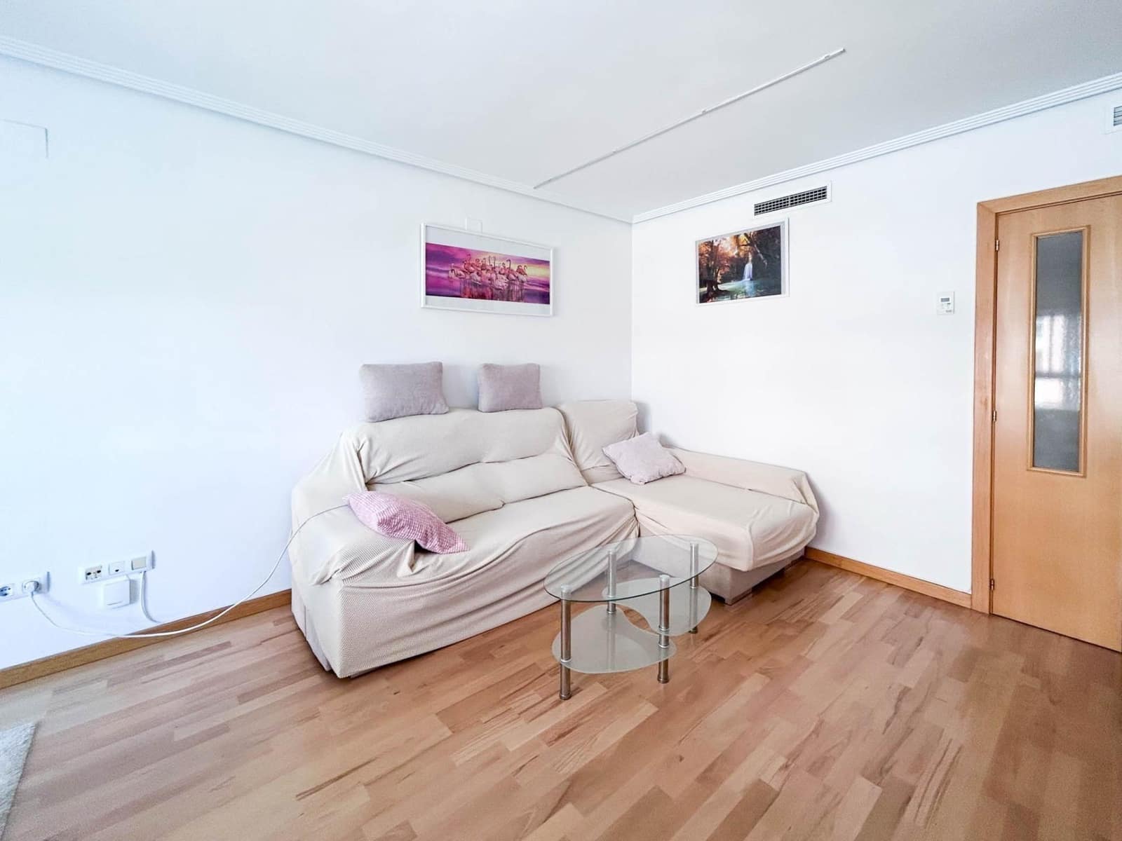 3 bedroom Flat for rent in Paterna with pool - € 1,350 (Ref: 9966813)