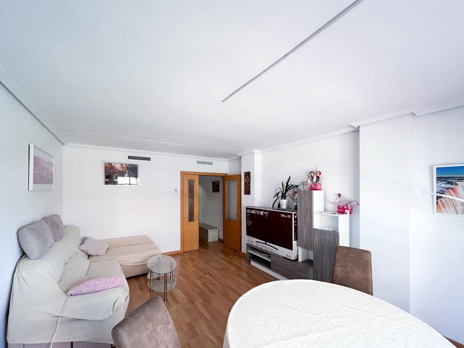 3 bedroom Flat for rent in Paterna with pool - € 1,350 (Ref: 9966813)