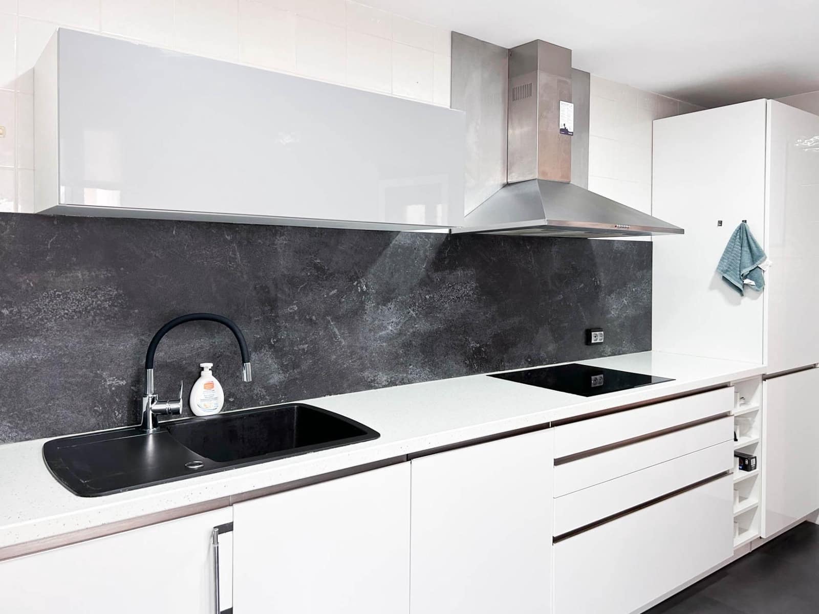 3 bedroom Flat for rent in Paterna with pool - € 1,350 (Ref: 9966813)