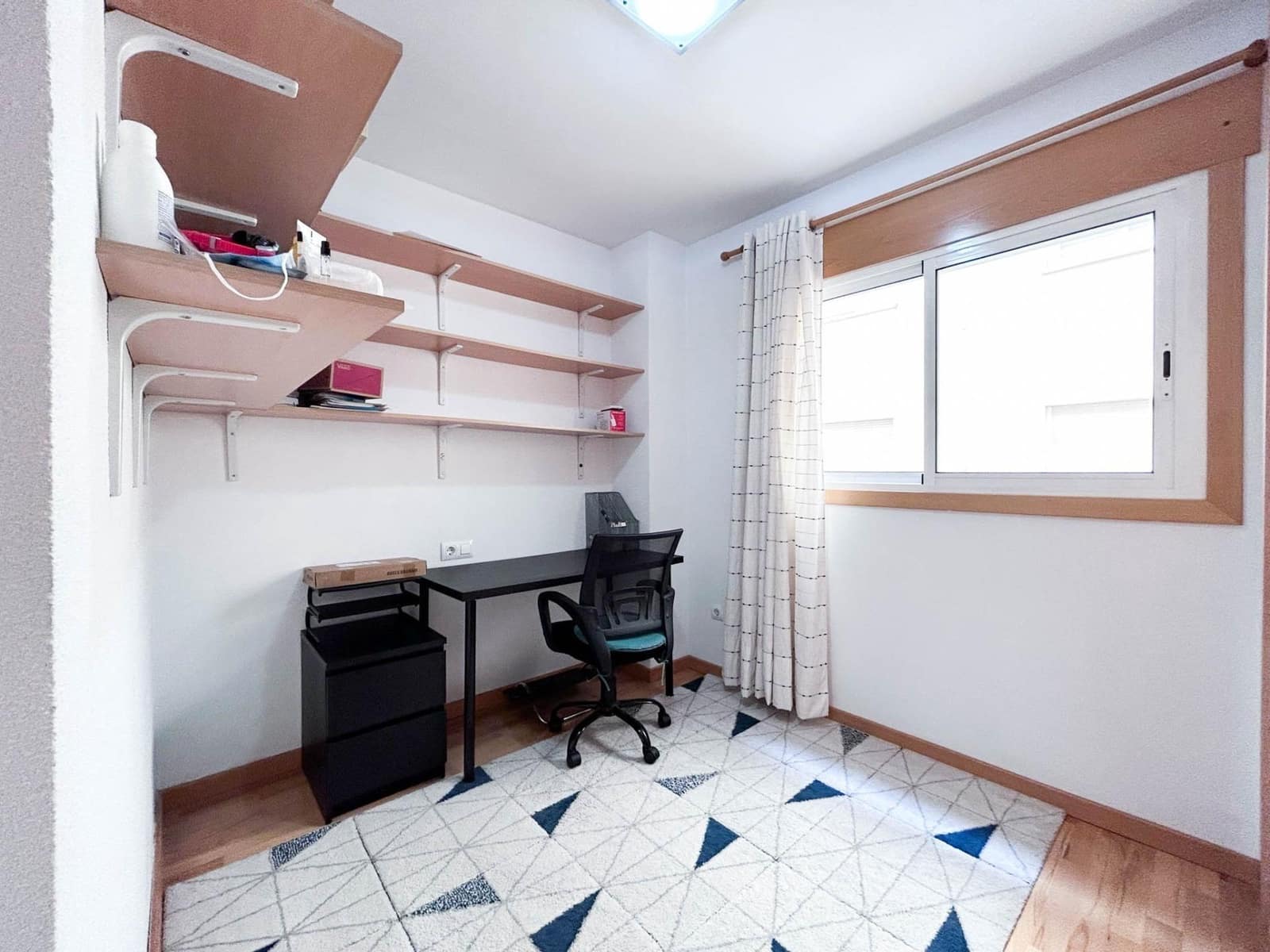 3 bedroom Flat for rent in Paterna with pool - € 1,350 (Ref: 9966813)