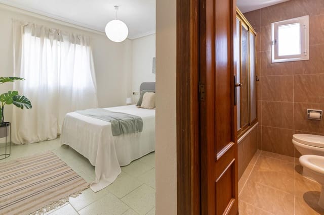 Apartamento de 4 habitaciones en València ciudad en venta con piscina garaje - 330.000 € (Ref: 9979097)