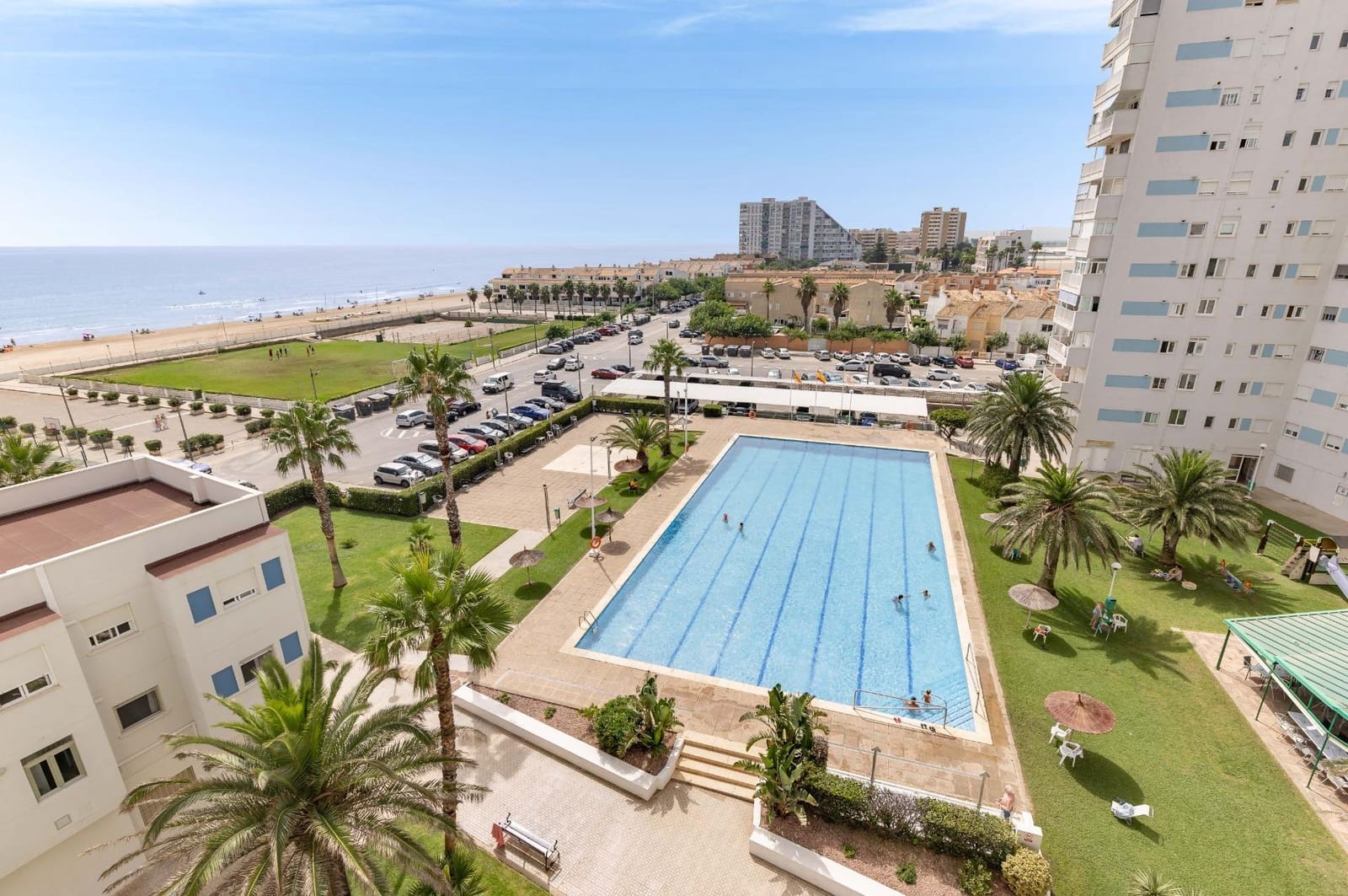Apartamento de 4 habitaciones en València ciudad en venta con piscina garaje - 330.000 € (Ref: 9979097)