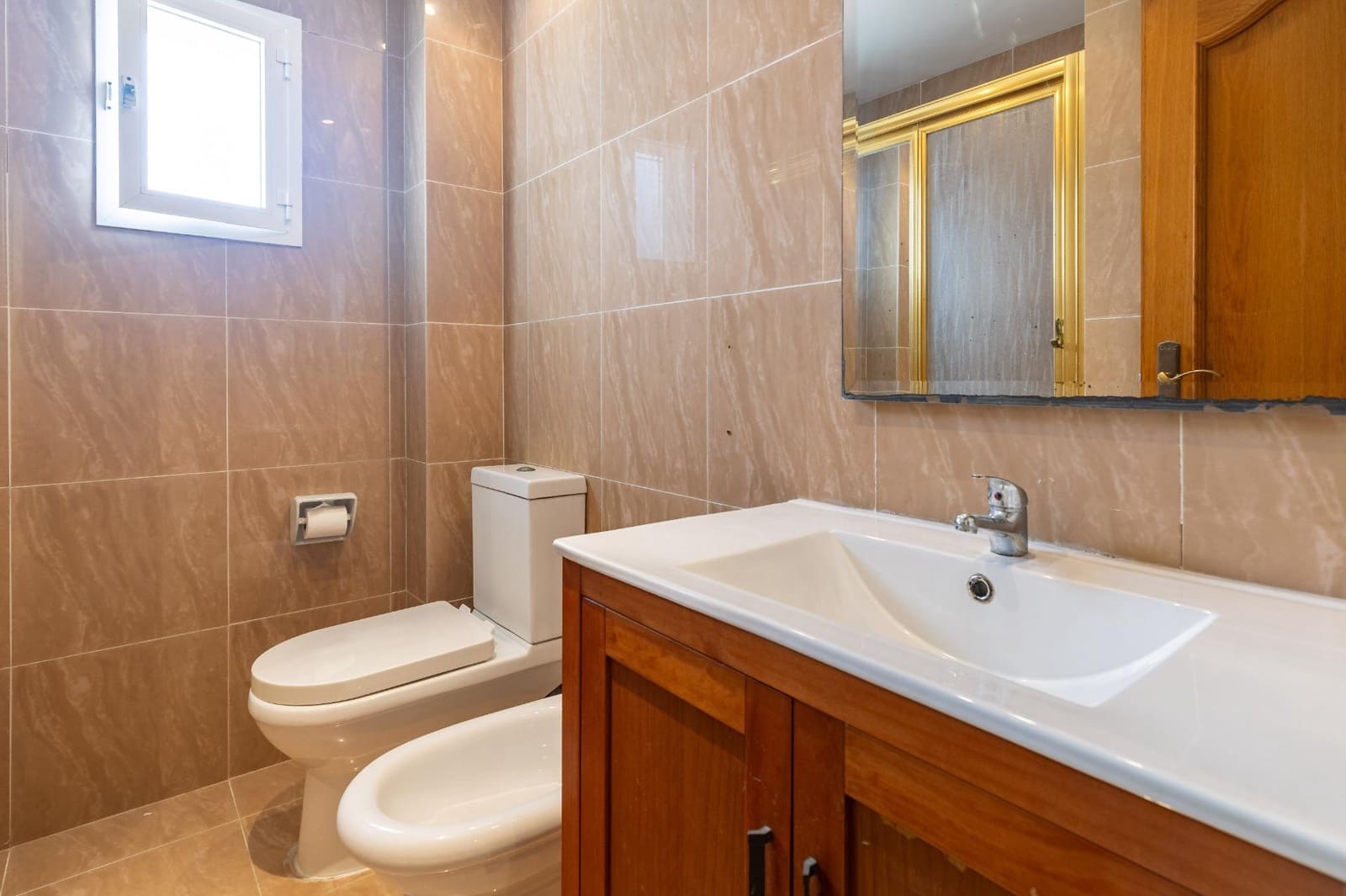 Apartamento de 4 habitaciones en València ciudad en venta con piscina garaje - 330.000 € (Ref: 9979097)