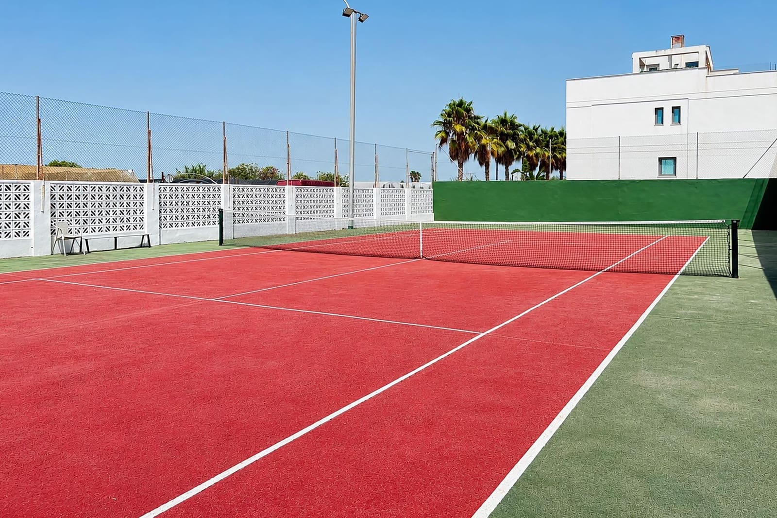 Apartamento de 4 habitaciones en València ciudad en venta con piscina garaje - 330.000 € (Ref: 9979097)