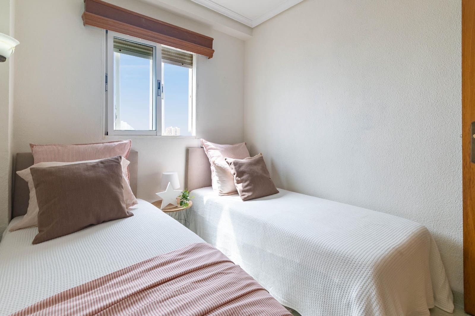 Apartamento de 4 habitaciones en València ciudad en venta con piscina garaje - 330.000 € (Ref: 9979097)