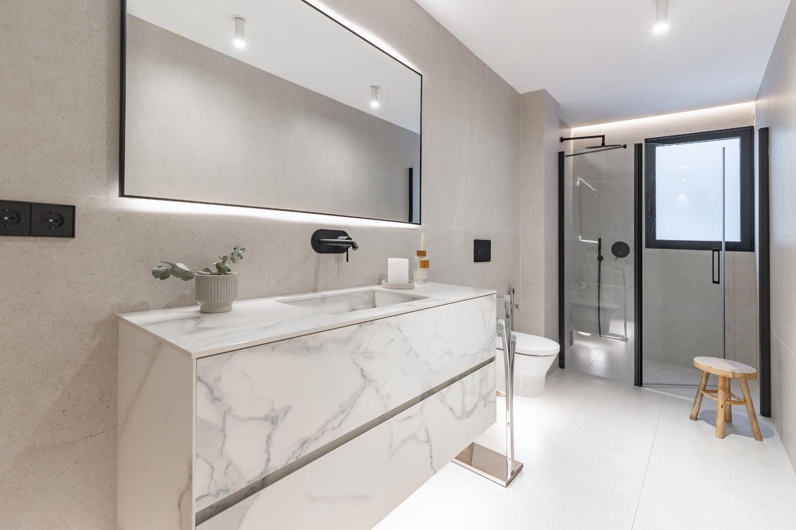 3 bedroom Flat for sale in Valencia city - € 1,900,000 (Ref: 9979101)