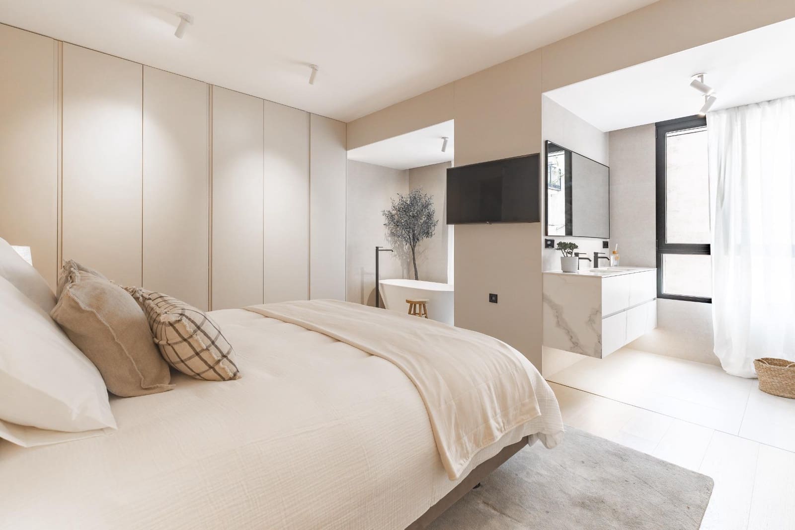 3 bedroom Flat for sale in Valencia city - € 1,900,000 (Ref: 9979101)