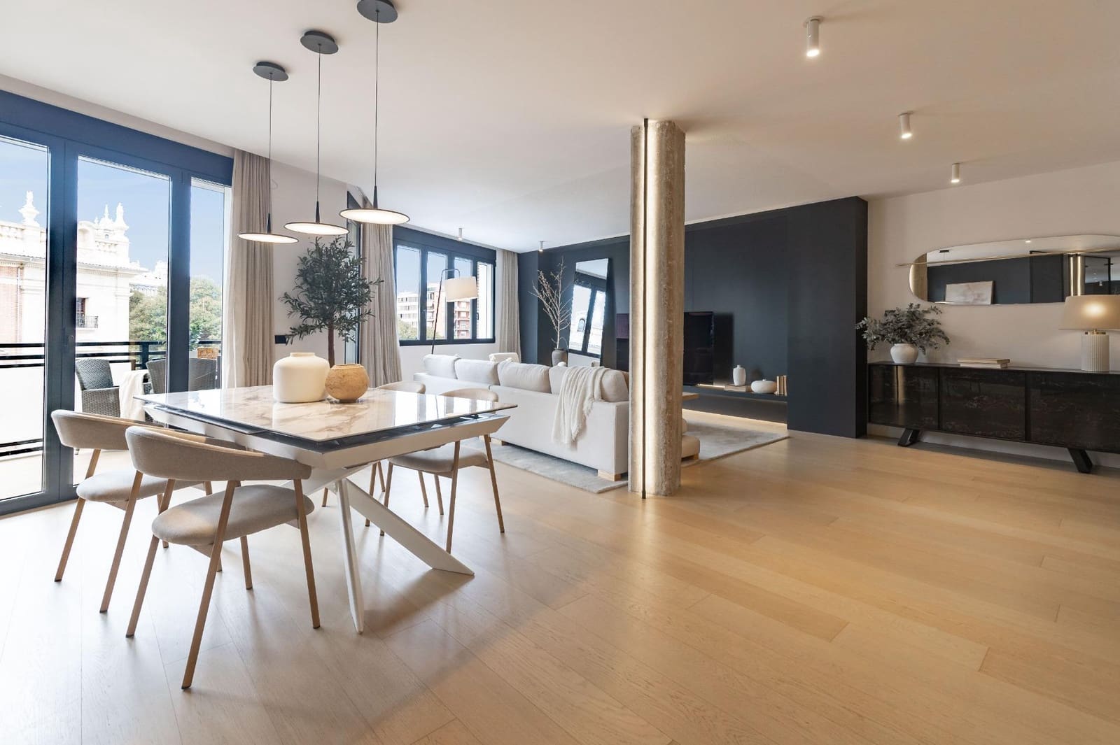 3 bedroom Flat for sale in Valencia city - € 1,900,000 (Ref: 9979101)