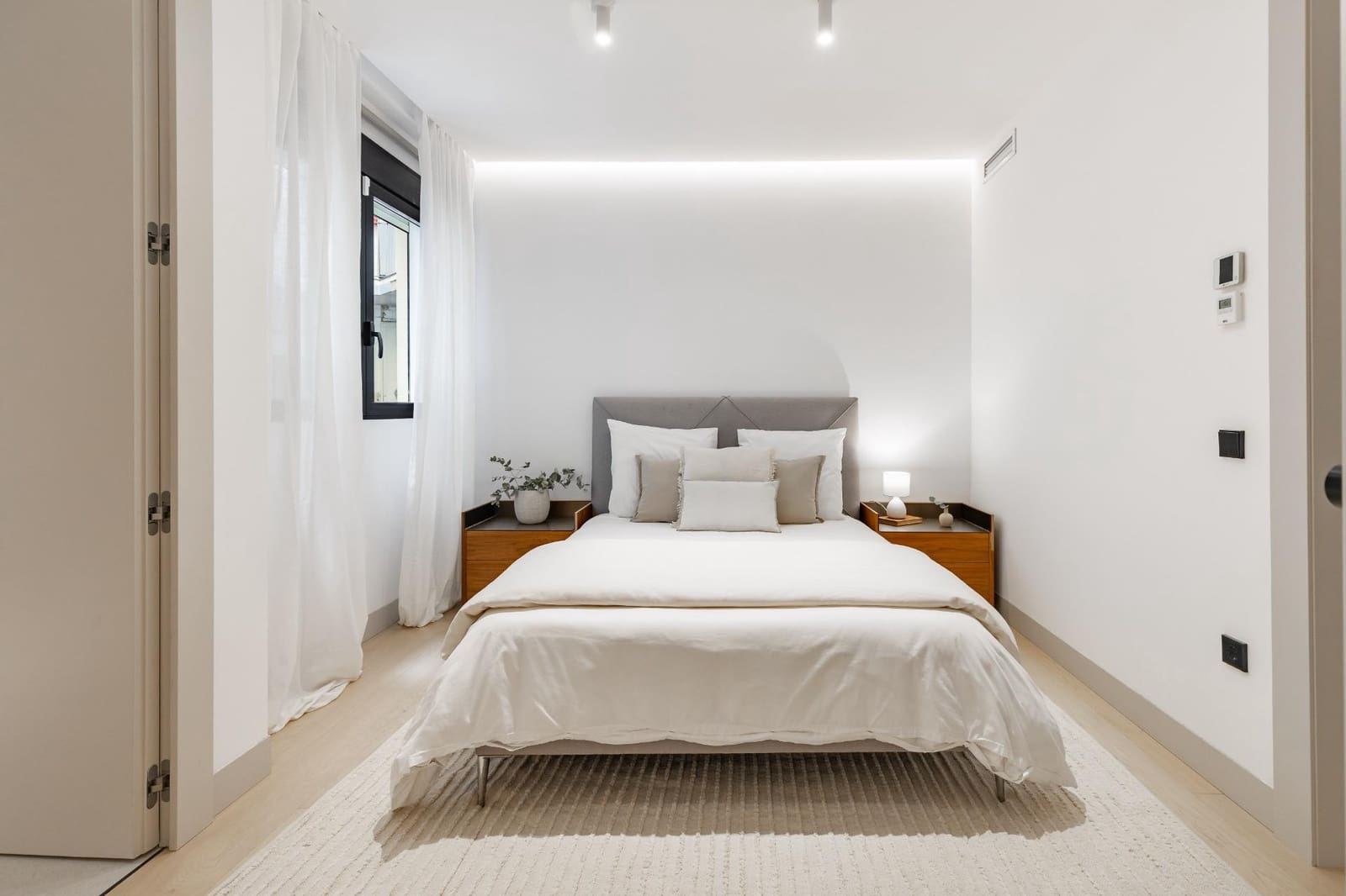 3 bedroom Flat for sale in Valencia city - € 1,900,000 (Ref: 9979101)