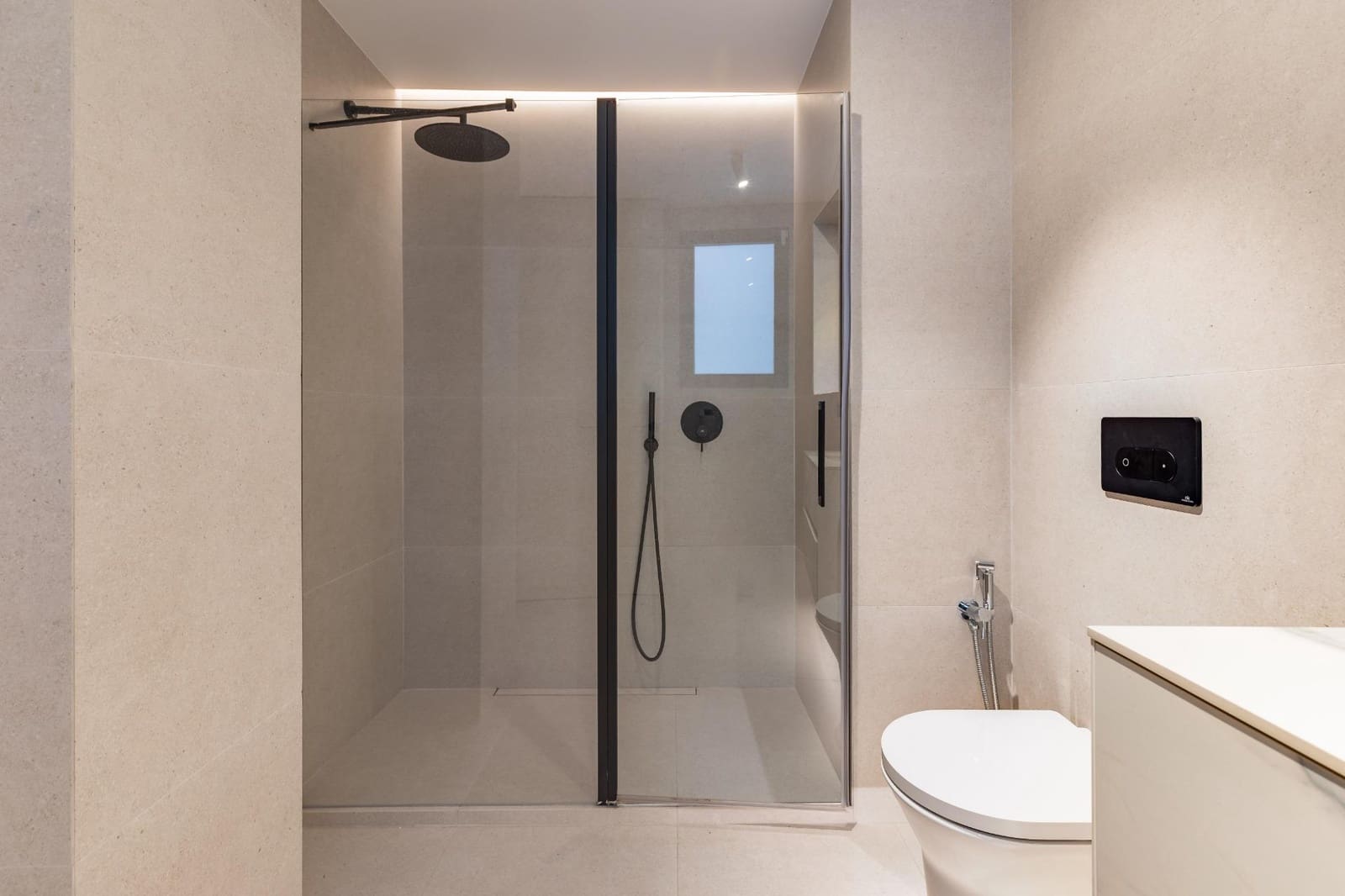 3 bedroom Flat for sale in Valencia city - € 1,900,000 (Ref: 9979101)