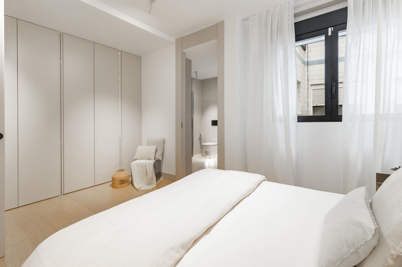 3 bedroom Flat for sale in Valencia city - € 1,900,000 (Ref: 9979101)