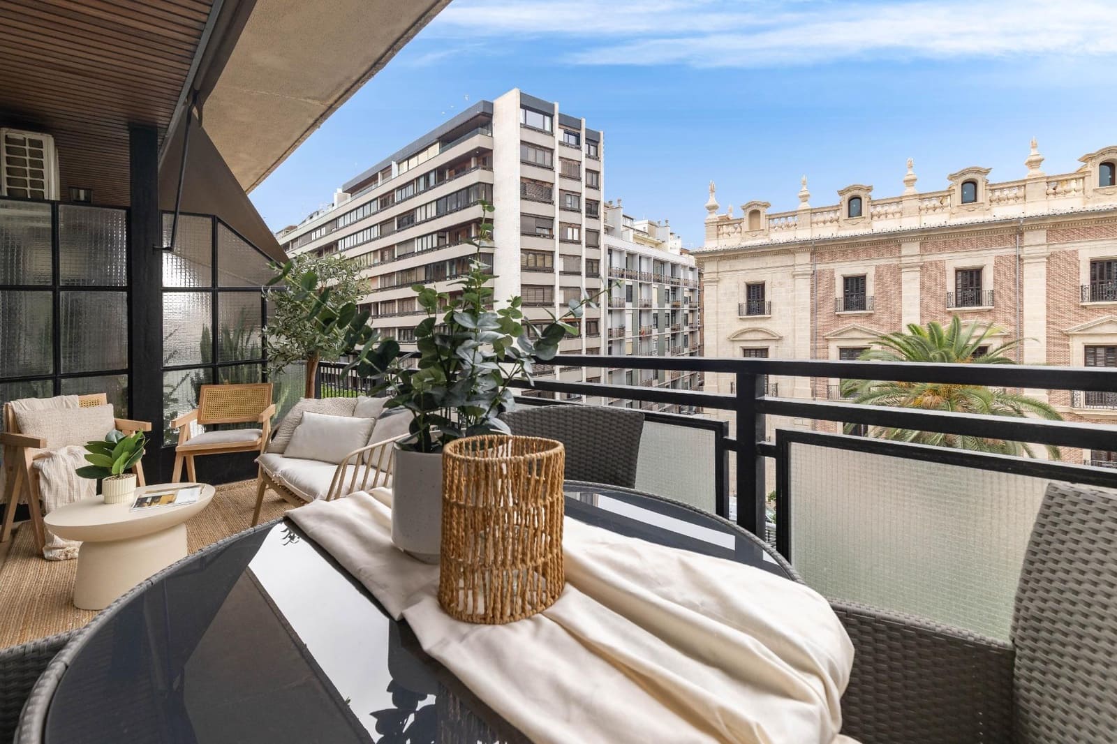 3 bedroom Flat for sale in Valencia city - € 1,900,000 (Ref: 9979101)