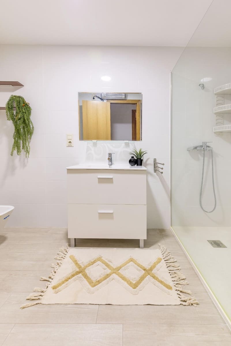 5 bedroom Flat for sale in Gandia - € 335,000 (Ref: 9979103)