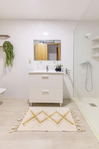 5 bedroom Flat for sale in Gandia - € 335,000 (Ref: 9979103)