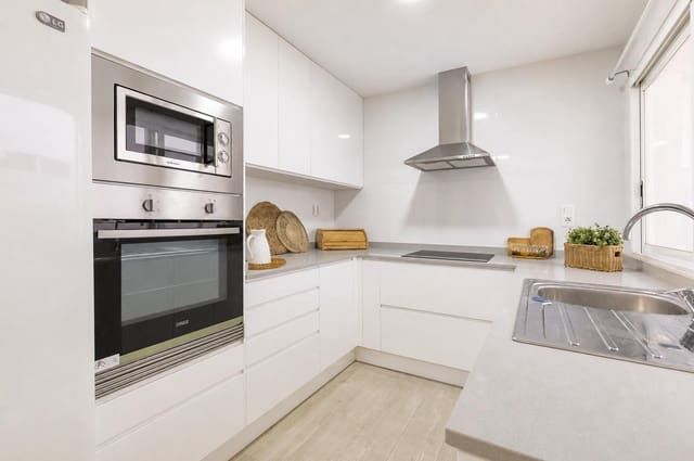 5 bedroom Flat for sale in Gandia - € 335,000 (Ref: 9979103)