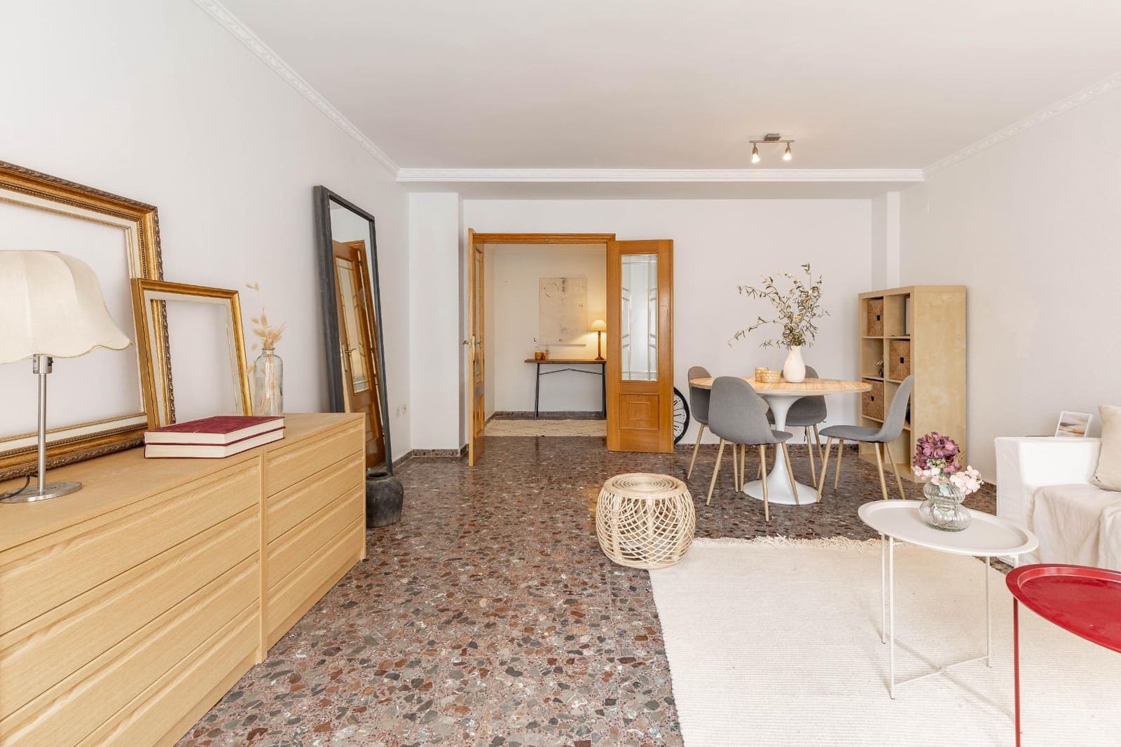 5 bedroom Flat for sale in Gandia - € 335,000 (Ref: 9979103)