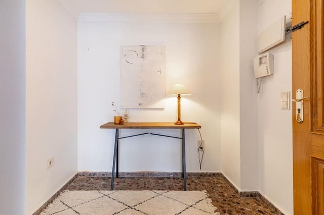 5 bedroom Flat for sale in Gandia - € 335,000 (Ref: 9979103)
