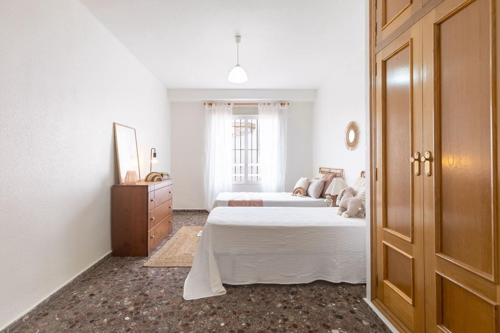 5 bedroom Flat for sale in Gandia - € 335,000 (Ref: 9979103)