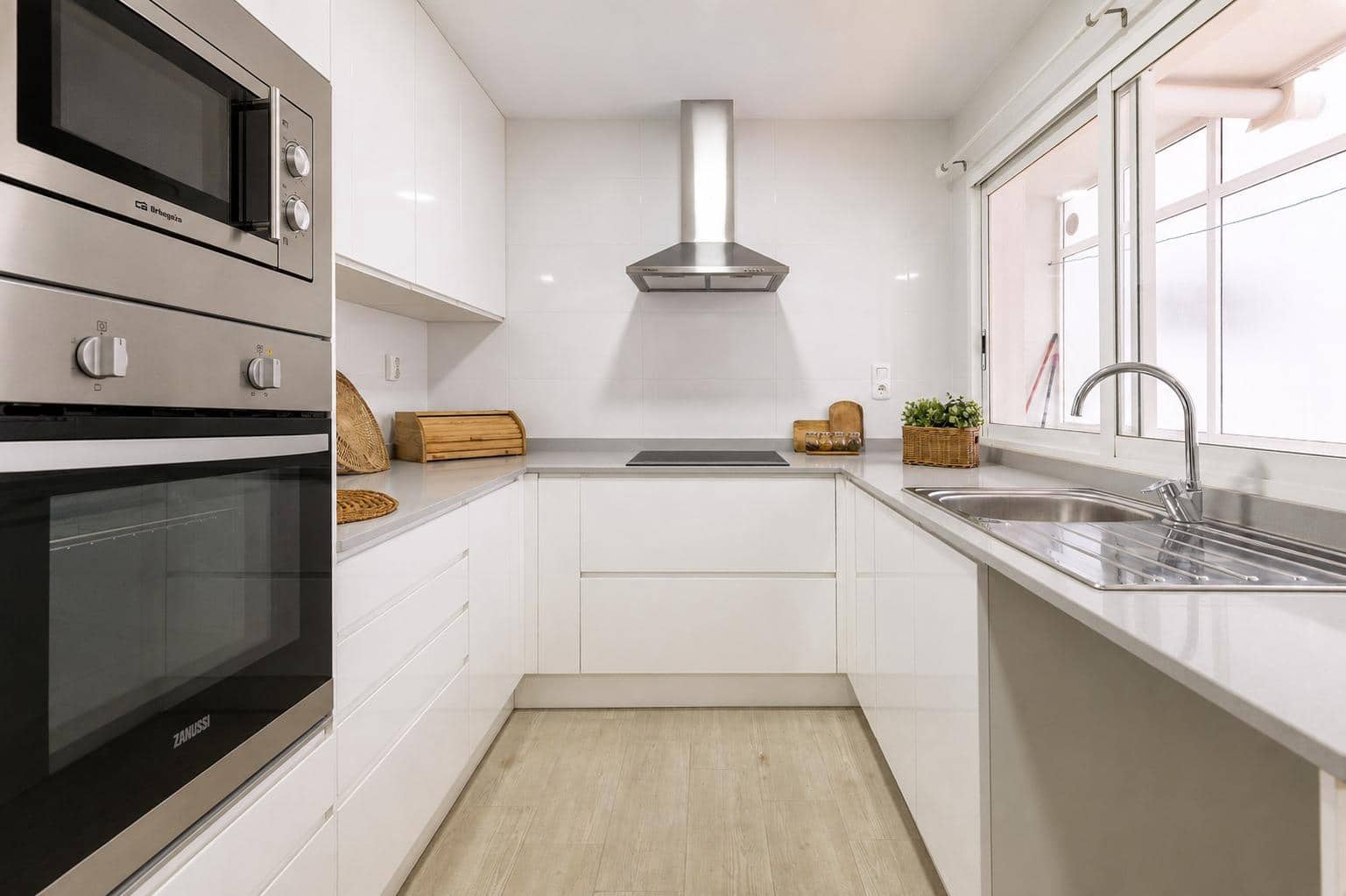 5 bedroom Flat for sale in Gandia - € 335,000 (Ref: 9979103)