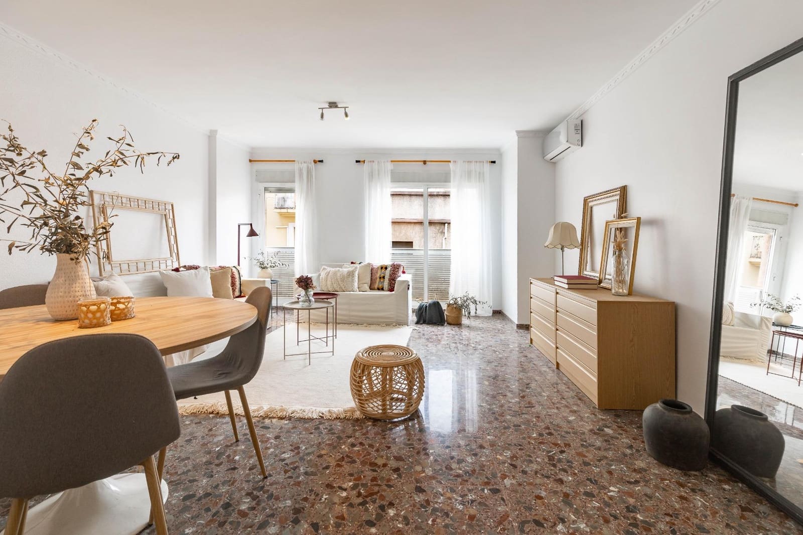 5 bedroom Flat for sale in Gandia - € 335,000 (Ref: 9979103)
