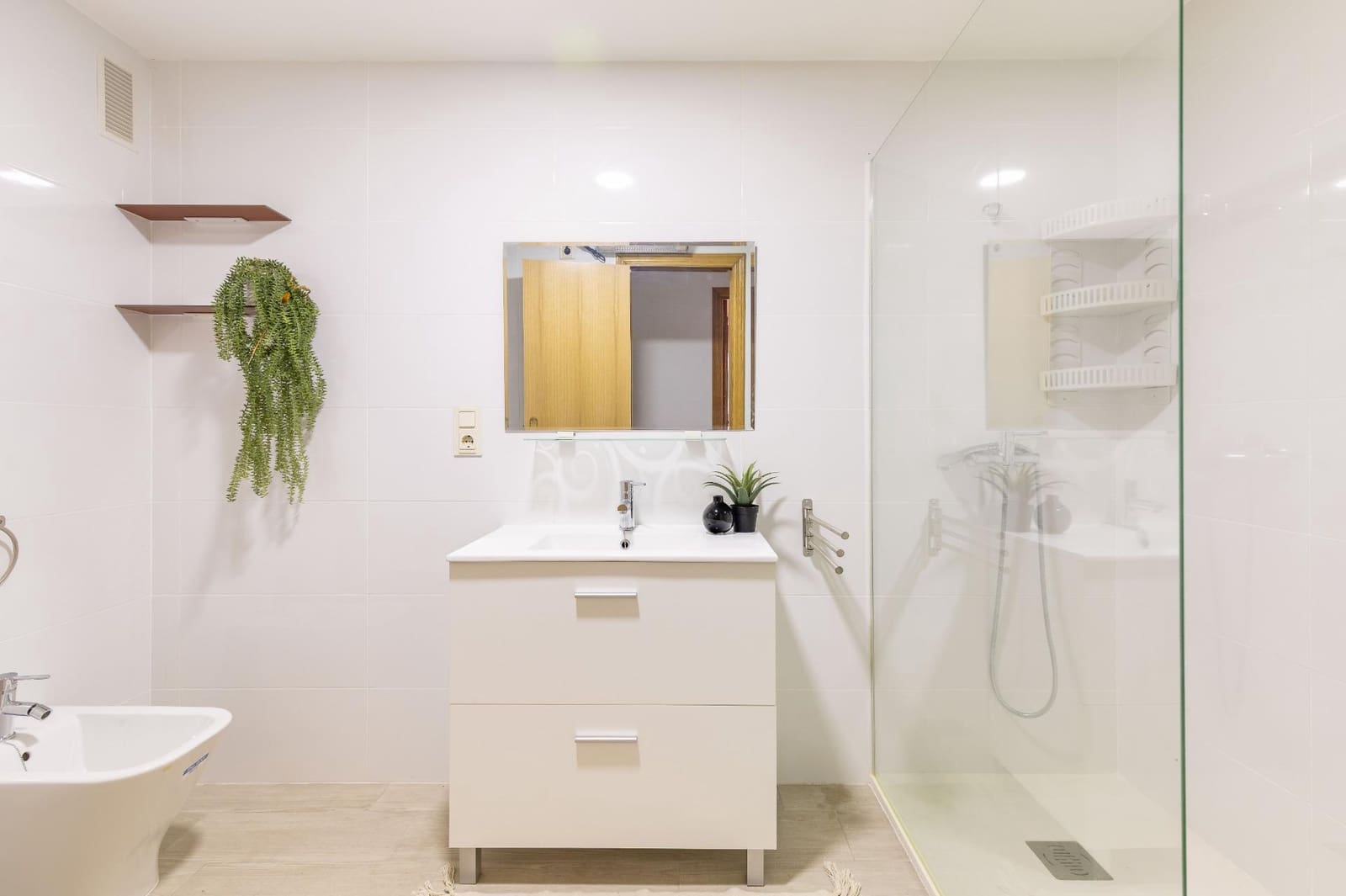 5 bedroom Flat for sale in Gandia - € 335,000 (Ref: 9979103)