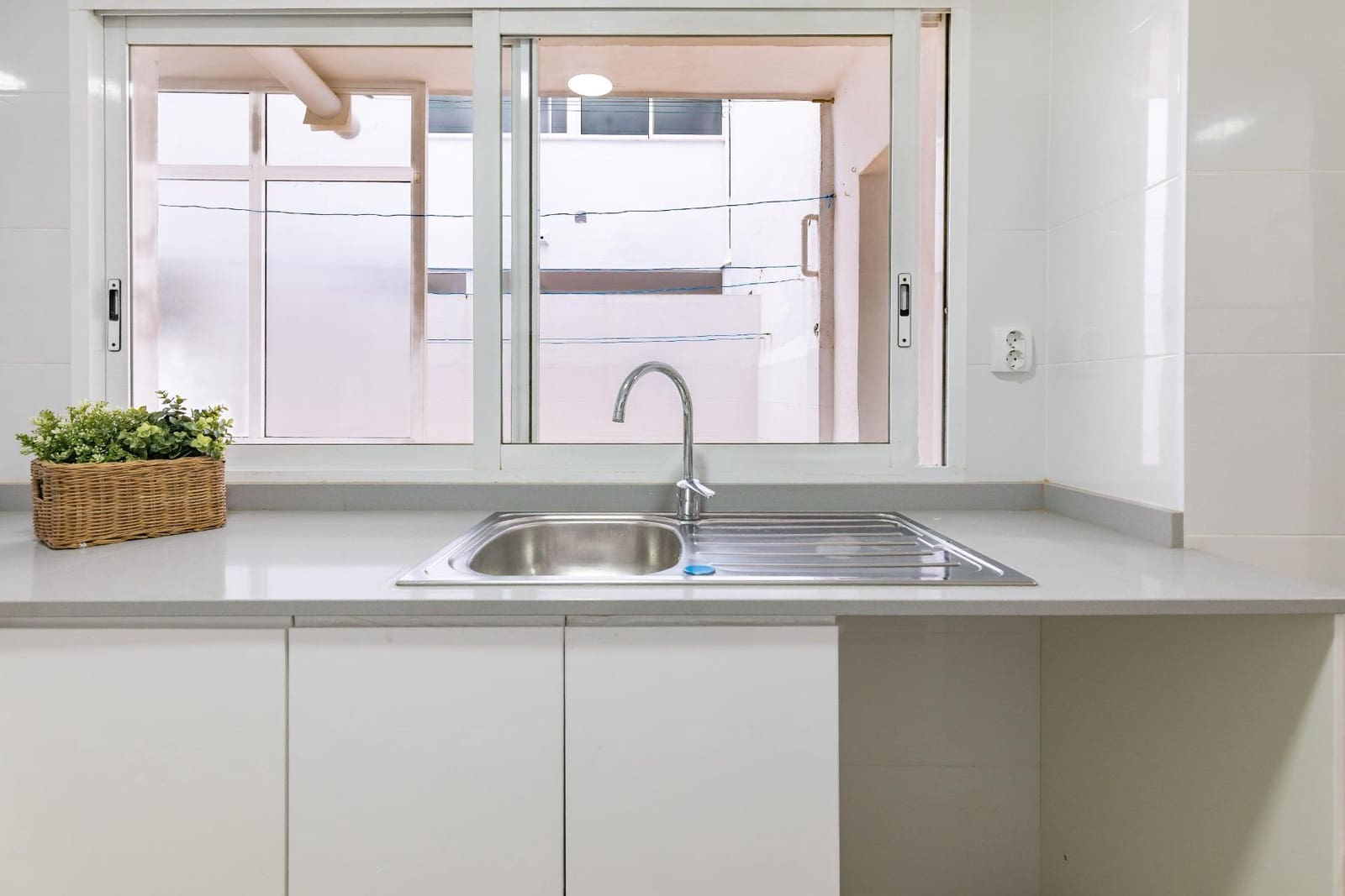 5 bedroom Flat for sale in Gandia - € 335,000 (Ref: 9979103)