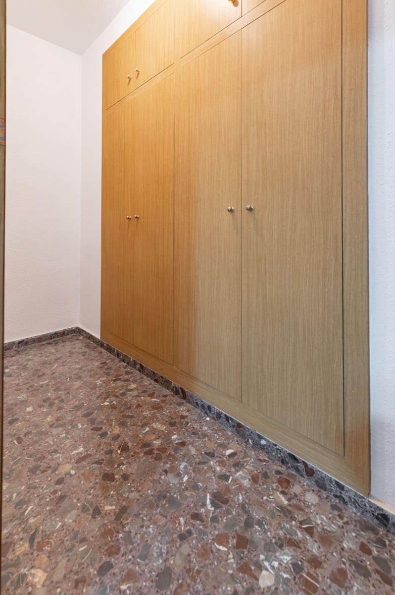 5 bedroom Flat for sale in Gandia - € 335,000 (Ref: 9979103)