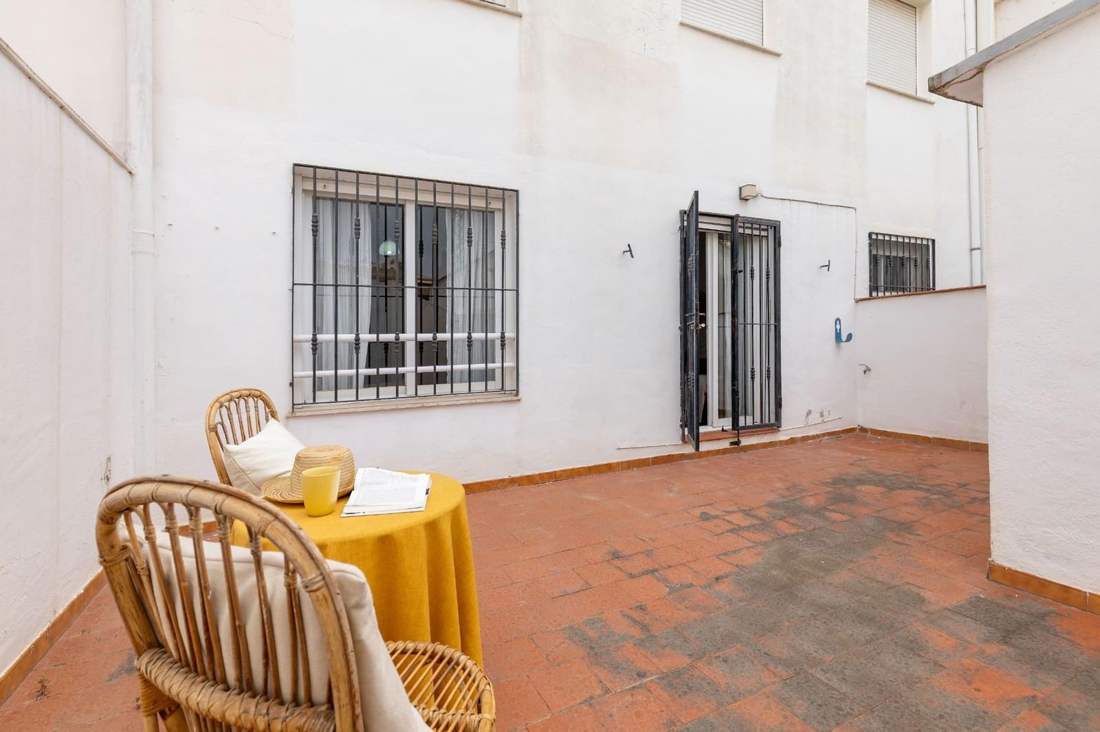 5 bedroom Flat for sale in Gandia - € 335,000 (Ref: 9979103)